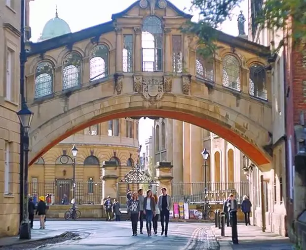 Oxford bridge of sights near University